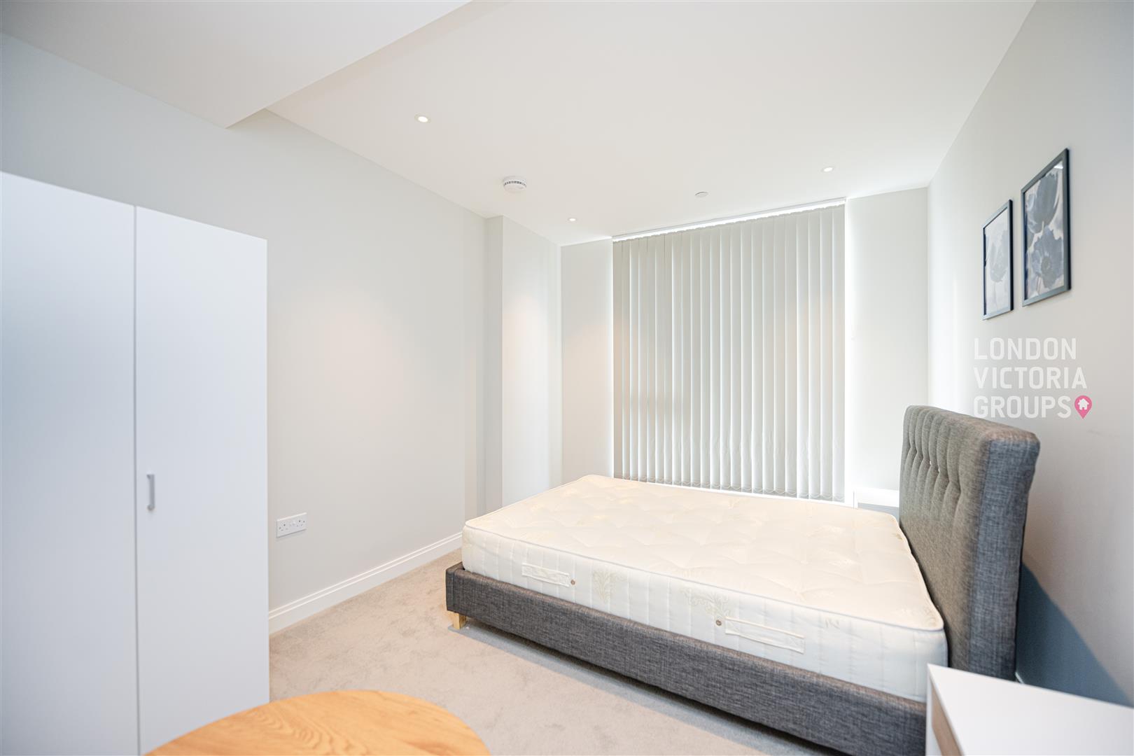 281 Kennington Lane, London